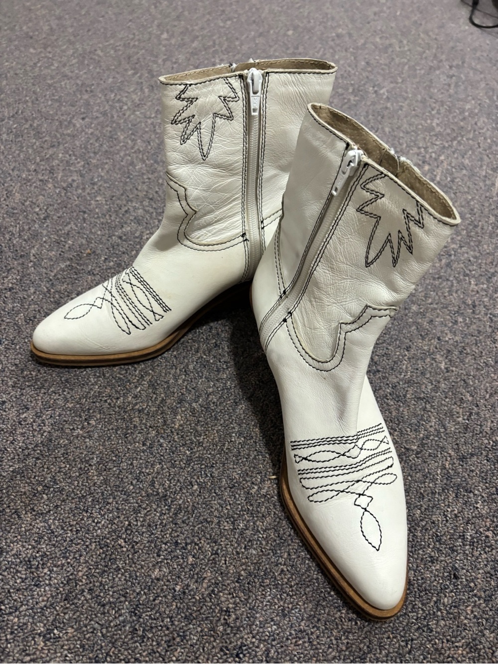 Diba.True Women's White Western Zip Ankle Boots - Leather Cowboy Style